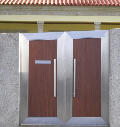 Portão em inox